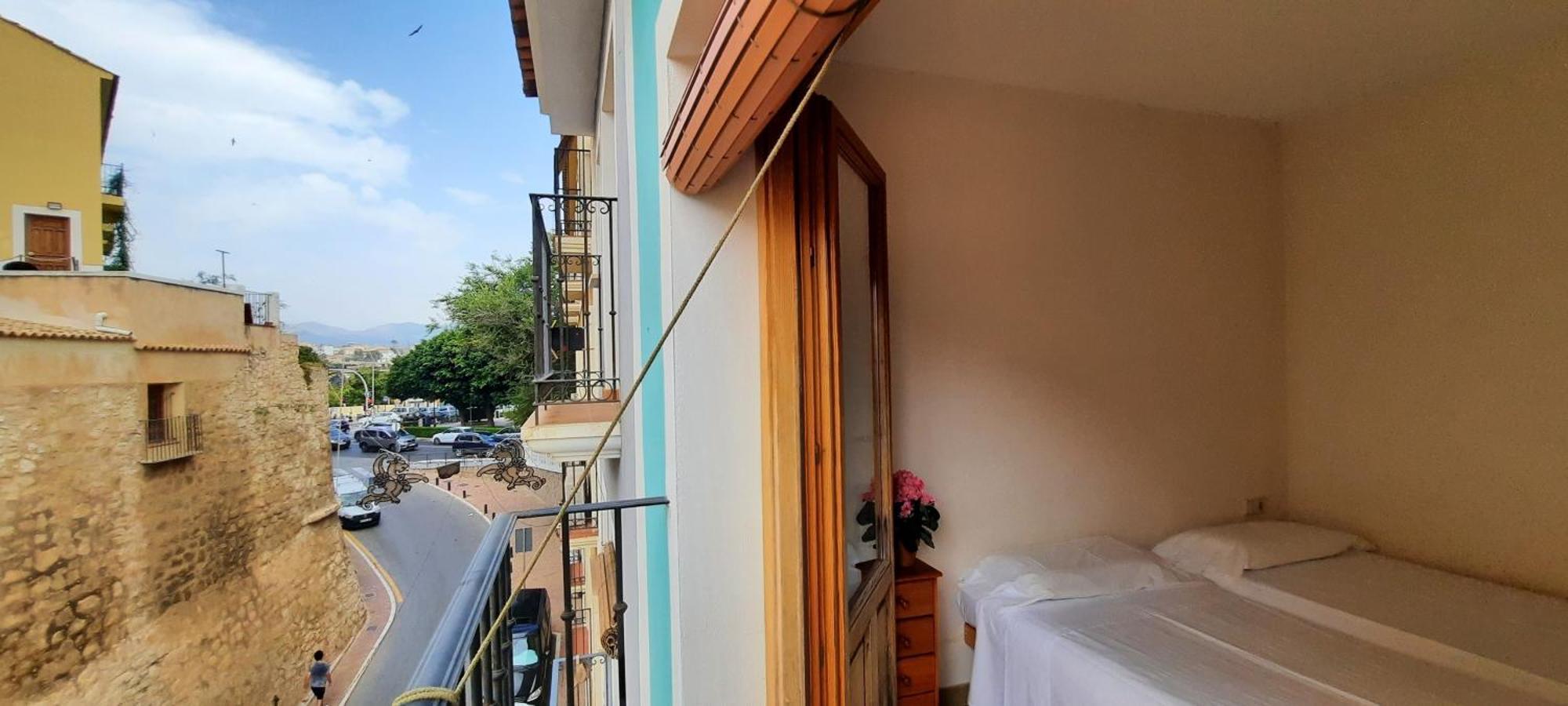 Mu, Apartamento Situada En La Muralla Del Casco Historico Ла-Віла-Джойоза Екстер'єр фото